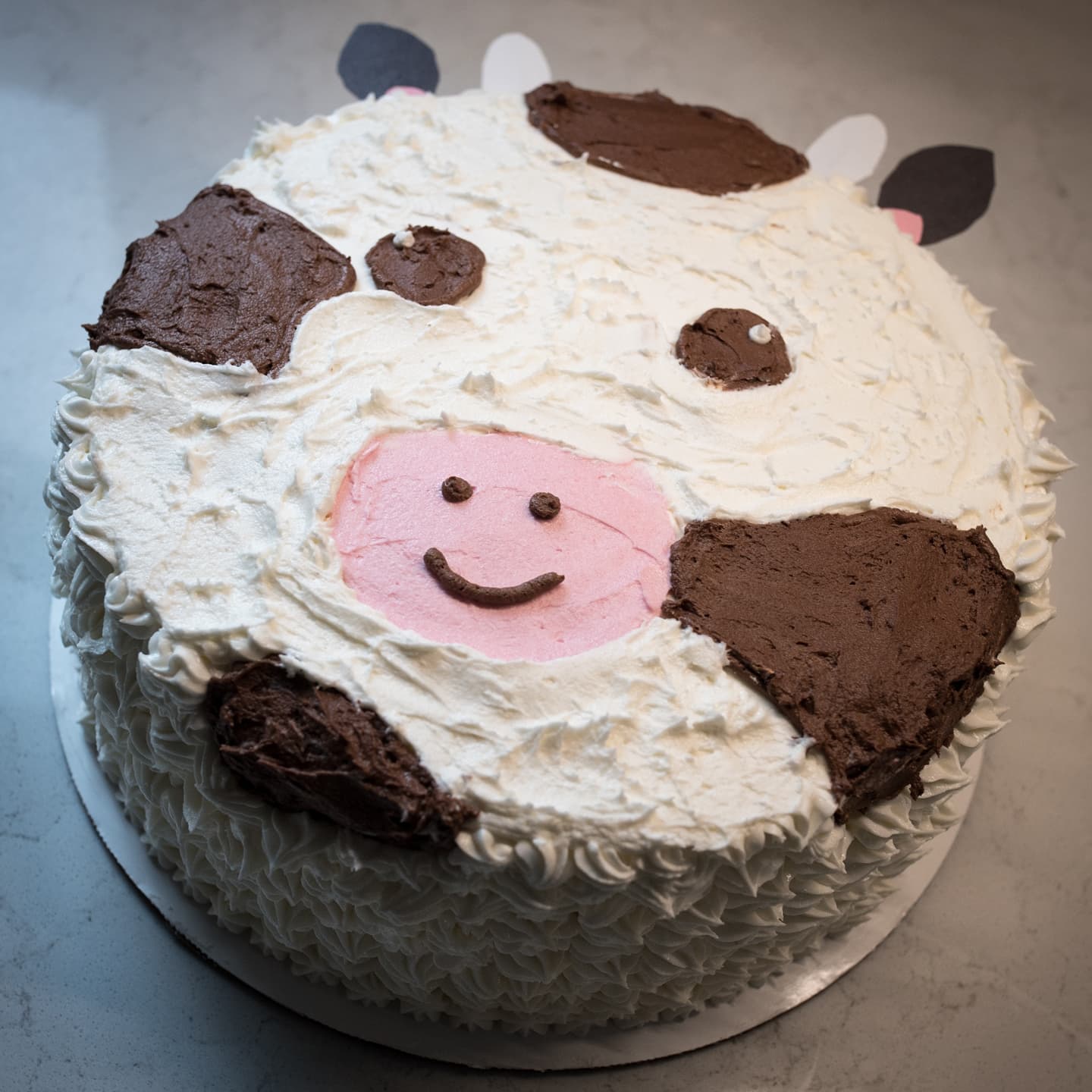 A week and a half ago my son turned 5 and when I asked him what kind of cake he wanted he said a funfetti cake with a cow face. He really wanted chocolate frosting so I put that between the cake layers and frosted with both chocolate and vanilla American buttercream. It's hard to believe he's already 5, but I'm really excited to watch him grow and become a more independent little person ❤️
Photography: 📸 @rosshwphoto
#vegetarian #vegetarianfood #vegetarianfoodshare #delicious #food #foodblogger #foodporn #foodstagram #hungry #yummy #whatvegetarianseat #vegetarianfoodporn #cake #chocolate #funfetticake #funfetti #americanbuttercream #buttercream #frosting #chocolatefrosting #cakedecorating #birthday #birthdaycake #cowcake #scratchbaking #homemade #homemadefood